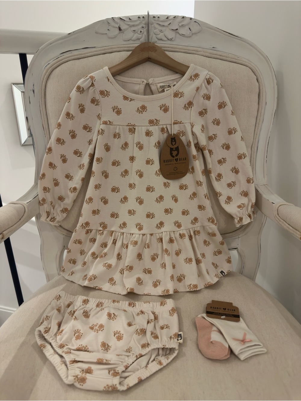🦢 24 Mth Organic Cotton Rabbit + Bear Baby Dress Set With Bloomer & Socks NWT